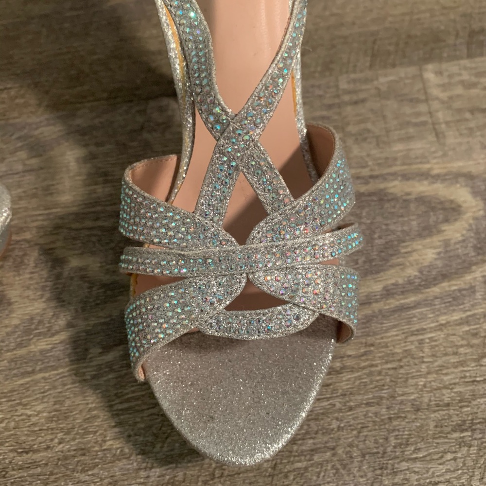 High heals - Picture 3 of 5